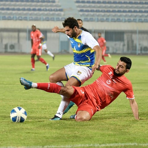 جانب من مواجهة الفريقين في الدور الاول