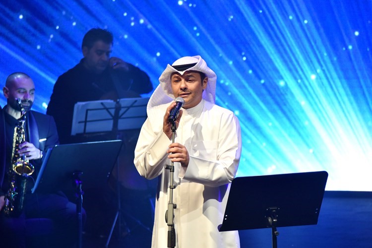  والمطرب خالد بن حسين