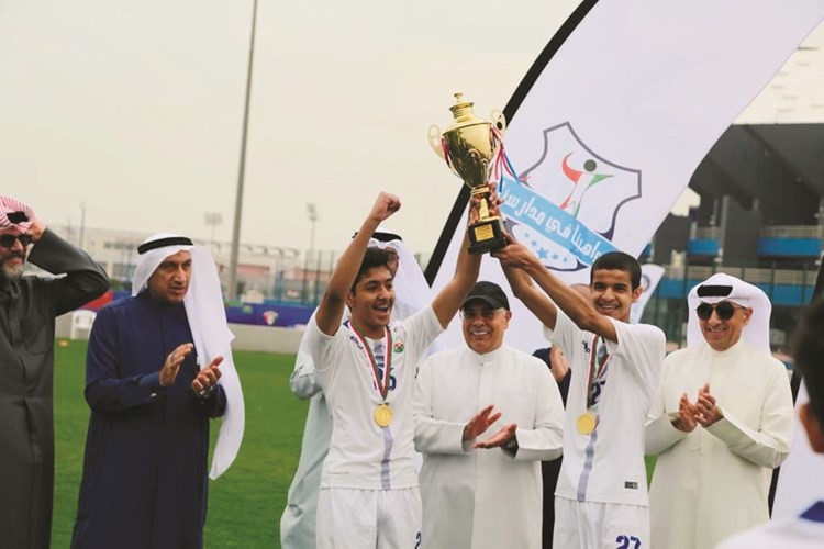 تتويج الفريق الفائز