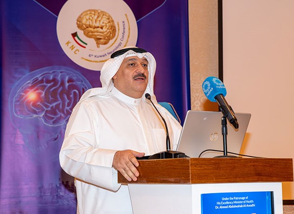 د. أحمد العوضي ملقيا كلمته