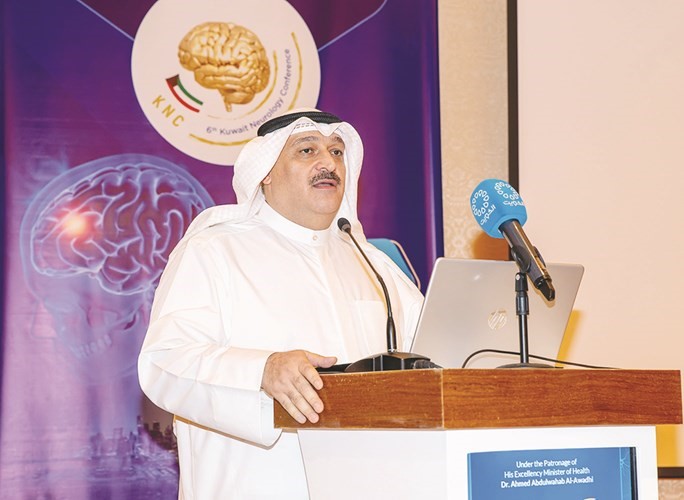 د. أحمد العوضي ملقيا كلمته