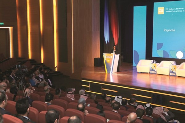 الشيخة د.رنا بنت عيسى بن دعيج آل خليفة