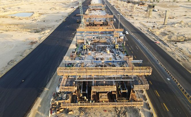 تنفيذ مشاريع البنية التحتية المتأخرة بالكويت أولوية قصوى.. بعد عقد من انخفاض الإنفاق