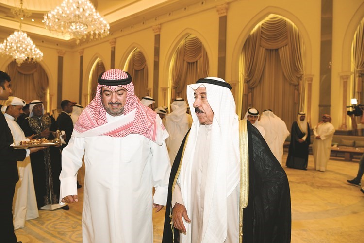 الشيخ ثامر العلي يقدم التهاني للشيخ مبارك الجابر