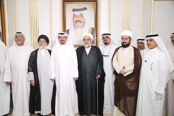 د.هشام الصالح يتلقى تهنئة من رجال الدين