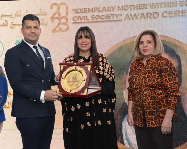 تكريم د.راندا رزق الأمين العام للمجلس العربي فى احتفالية الأمهات المثاليات بالمجتمع المدنى