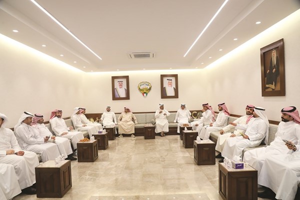 تبادل التهاني والتبريكات بالشهر الفضيل