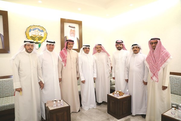 حامد البذالي متوسطا المباركين بالشهر الفضيل