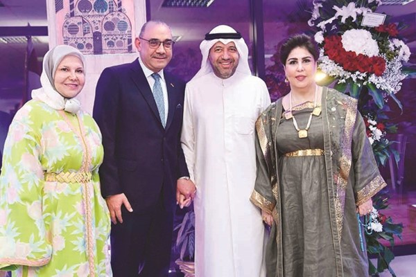 أنور بو خمسين وفجر السعيد يقدمان التهاني
