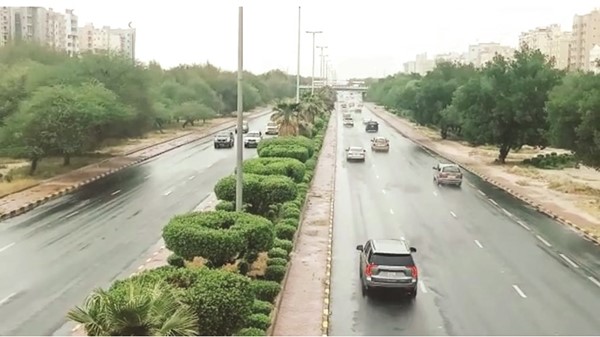 انسيابية في حركة الشوارع مع بداية هطول الأمطار