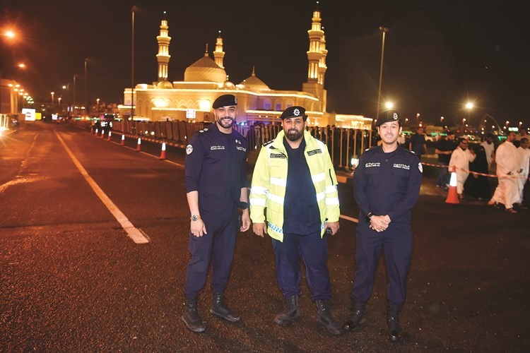جانب من رجال الأمن في محيط مسجد بلال بن رباح