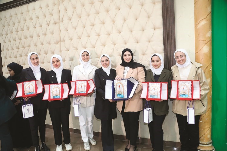 عدد من المكرمات خلال الحفل