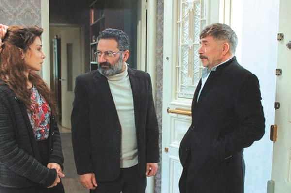 مشهد من مسلسل النار بالنار