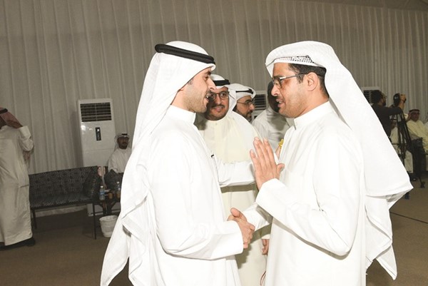المدلج خلال استقباله أحد أبناء الدائرة