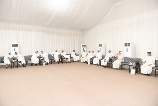 جانب من الحضور في المقر الانتخابي لحمد المدلج