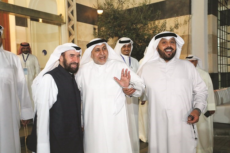 بعض أبناء الدائرة