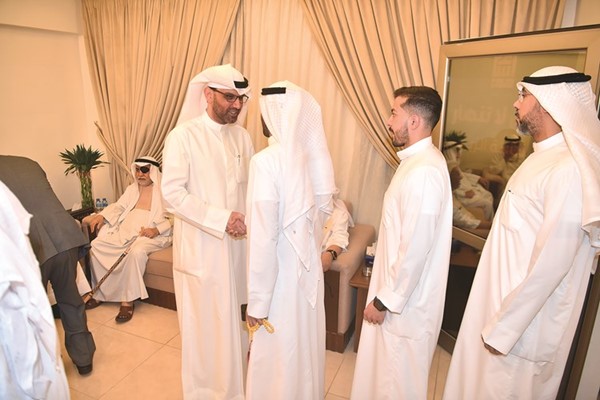 أسامة الزيد في استقبال الحضور