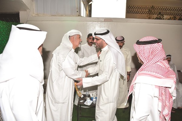 ترحيب بأحد الحضور