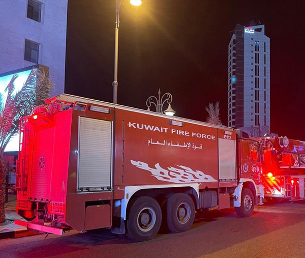 فرق الإطفاء سيطرت على حريق محدود في مطعم بسوق المباركية