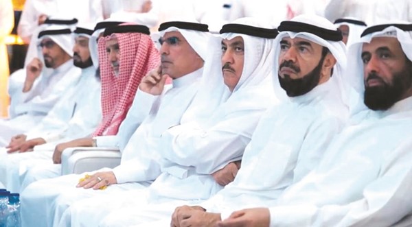 مسلم البراك متوسطا عددا من الحضور