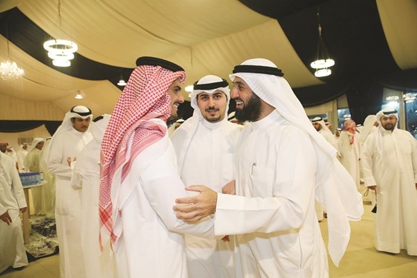 ترحيب بأحد الحضور