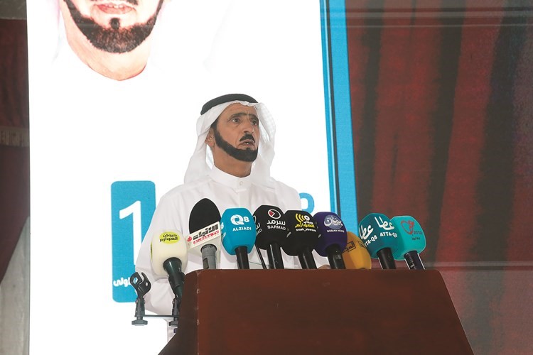 مخلد العازمي متحدثا للحضور