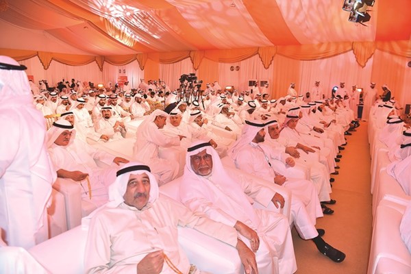 أبناء الدائرة الخامسة في مقر الكندري