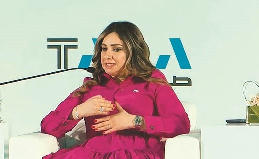 م.هبة عباس خلال مشاركتها بالمؤتمر العالمي للمرافق في أبوظبي