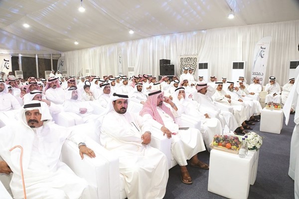 ناخبو الدائرة الخامسة يستمعون إلى مرشح الدائرة الخامسة النائب السابق د. محمد الحويلة