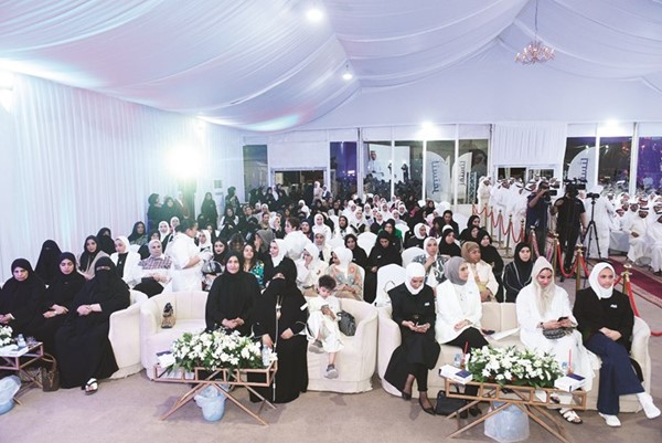 ناخبات الدائرة يستمعون لحديث النائب السابق ومرشح الدائرة الثانية أ.د.حمد المطر