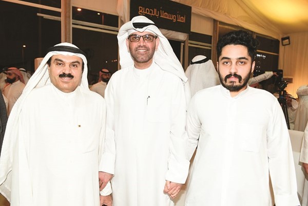 أسامة الزيد وعدد من الناخبين