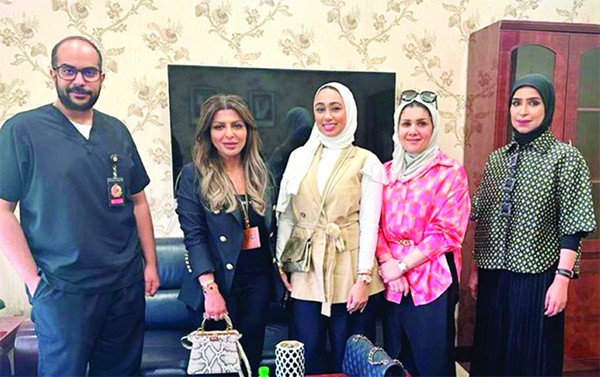 د.حنان بوعباس خلال اللقاء مع مجلس إدارة الجمعية الكويتية للتصوير الطبي