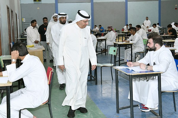 وزير التربية: خريجو الثانوية سيجدون مقاعد لهم محلياً وخارجياً وفق الشروط والنسب المعلنة