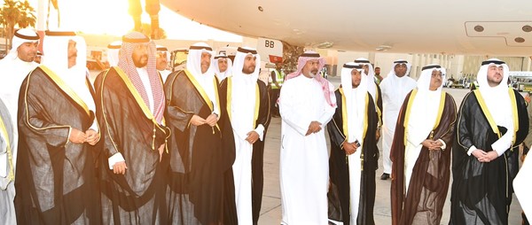رئيس الوزراء سمو الشيخ أحمد نواف الأحمد الصباح والنائب الأول لرئيس مجلس الوزراء ووزير الداخلية الشيخ طلال الخالد ونائب رئيس مجلس الوزراء ووزير الدفاع الشيخ أحمد الفهد والشيخ سالم النواف