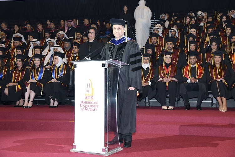 عميد كلية الآداب والعلوم د.علي شرارة