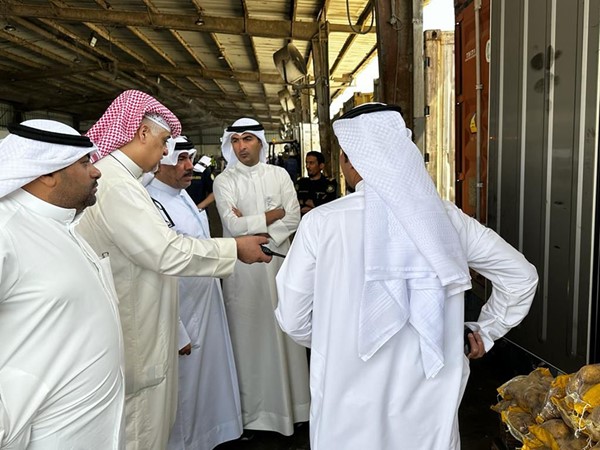 مدير عام الجمارك تفقّد ميناء الشعيبة ومنفذ النويصيب الجمركي