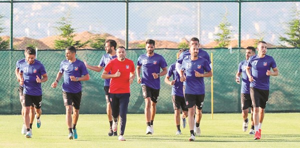 «الأبيض» في اختبار حقيقي أمام الهلال الليلة