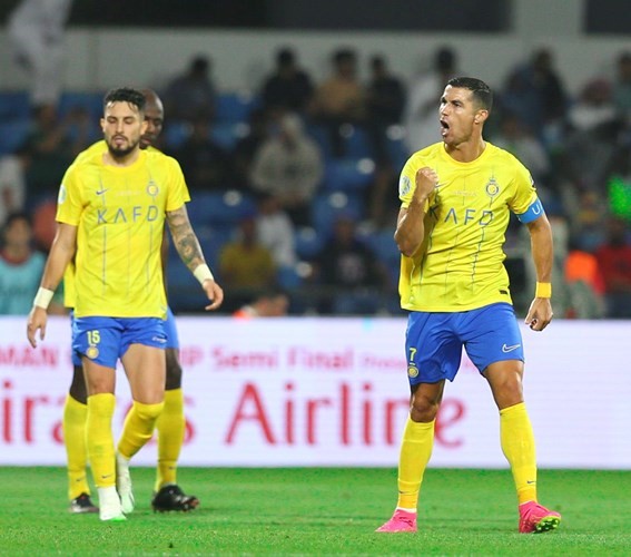 النصر يواجه الهلال في نهائي كأس العرب.. غداً