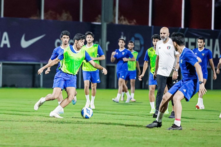 جانب من تدريبات الأزرق الأولمبي في تايلند