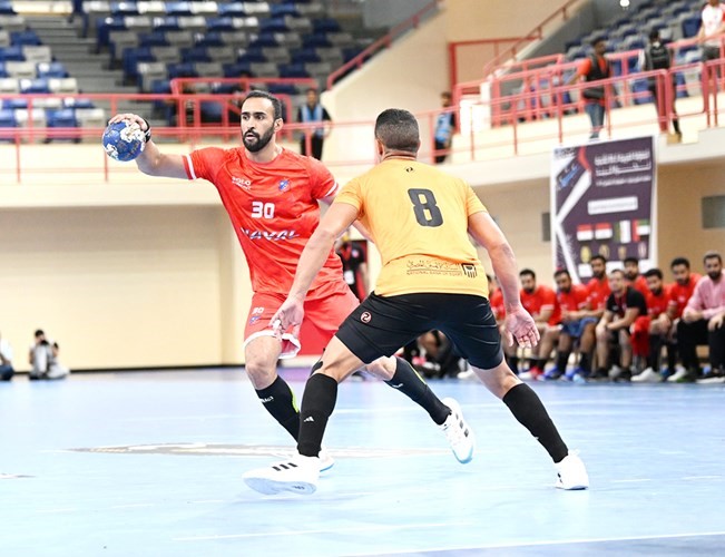 ناصر العويد وعبدالله الغرير خلال استقبال منتخب الشباب