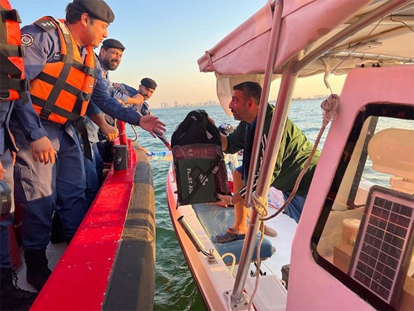 الفريق خالد المكراد قام بجولة بحرية لزوارق الإطفاء والإنقاذ البحري المكلفة بتأمين الجزر الجنوبية