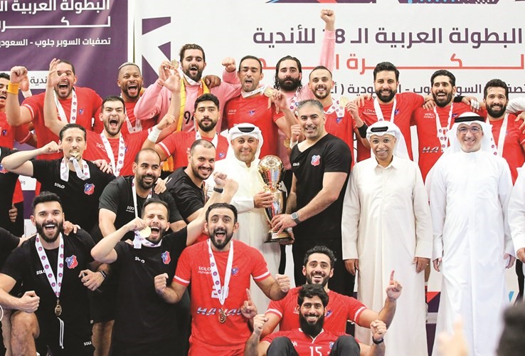 «الأبيض».. «يد من ذهب»