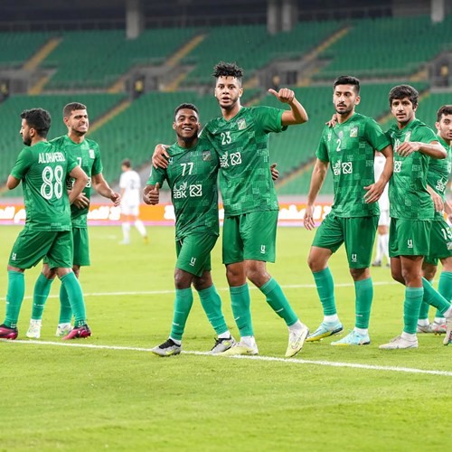 حمزة خابا محتفلا بالهدف مع إيوالا 		(المركز الإعلامي بنادي العربي)
