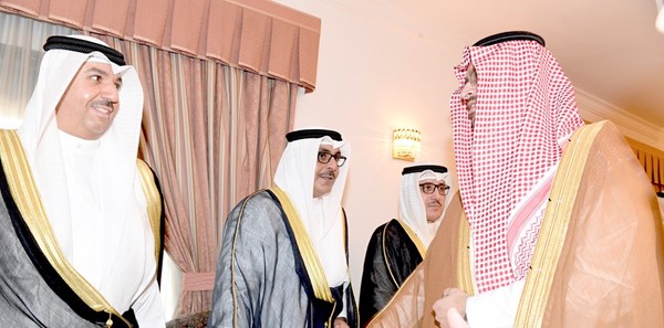 صاحب السمو الملكي الأمير تركي بن محمد بن فهد خلال تقديم العزاء إلى الشيخ د.أحمد ناصر المحمد  والشيخ أحمد مشعل الأحمد والشيخ مشعل الجابر