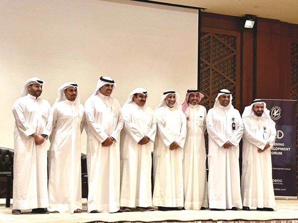 جامعة الكويت شاركت في الحلقة النقاشية التي أقامتها شركة نفط الكويت تحت عنوان «التعلم والتطور»