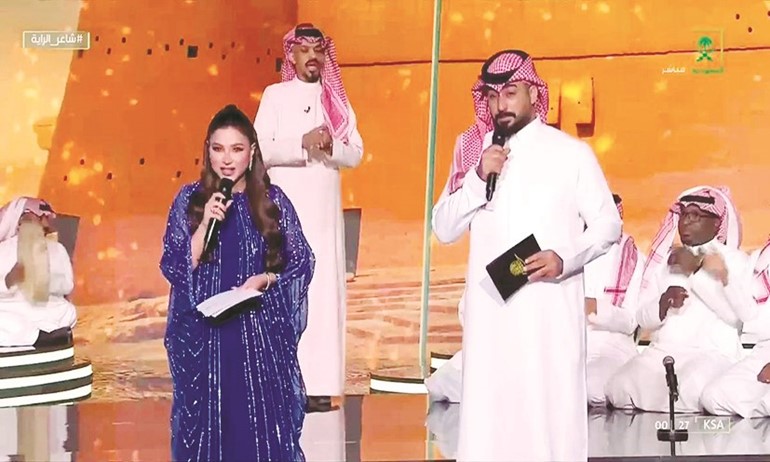 مقدما البرنامج نهى نبيل وسعيد بن مانع