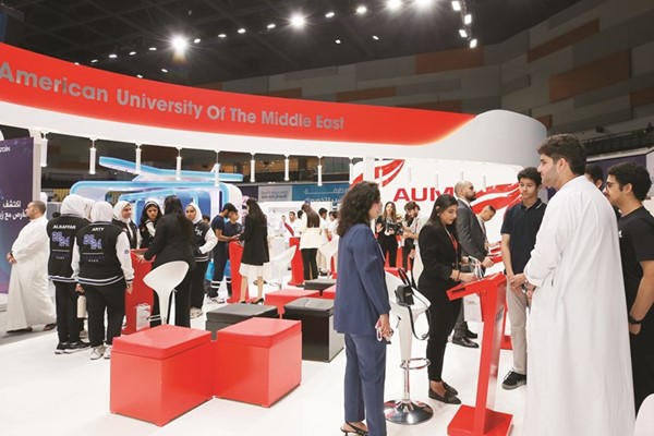 «AUM» تستقطب الكفاءات الوطنية في معرض «وظيفتي» الثاني
