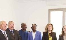 السفيرة الفرنسية كلير لوفليشر والسفيرة البريطانية بليندا لويس والسفير الإيراني محمد توتونجي