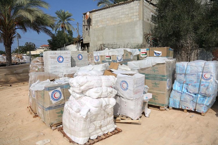 وصول الدفعة الأولى من المساعدات الطبية المقدمة من الهلال الأحمر الكويتي إلى قطاع غزة
