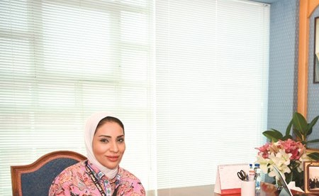 د.موضي الحمود خلال اللقاء مع الزميلة آلاء خليفة(قاسم باشا)